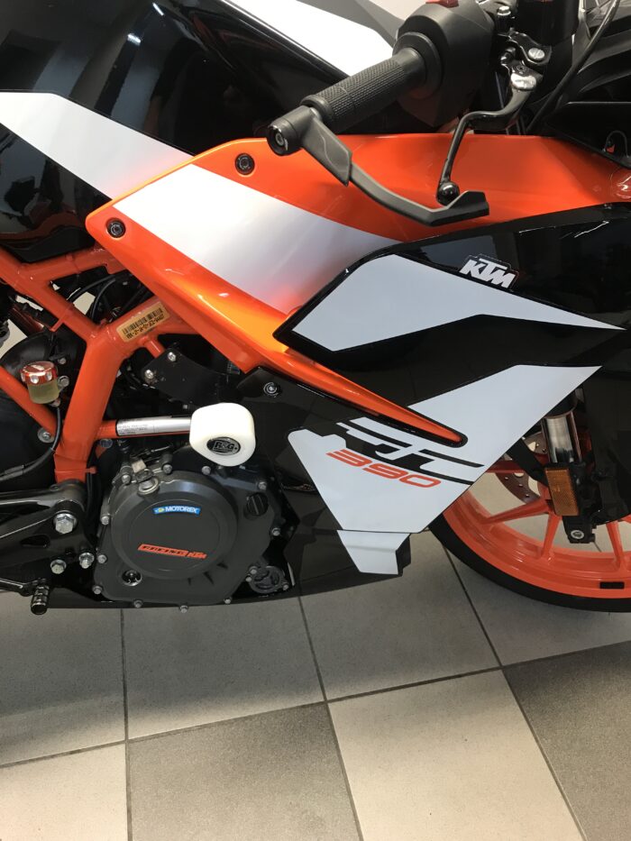 KTM 390 RC Akrapovic R&G Träger Sturzpads Powerparts – Bild 4