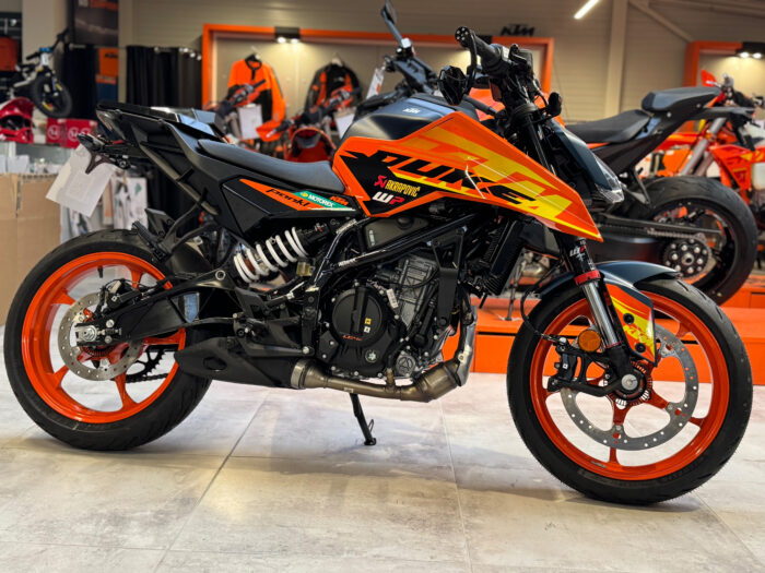 KTM 125 Duke RACE ON EDITITION