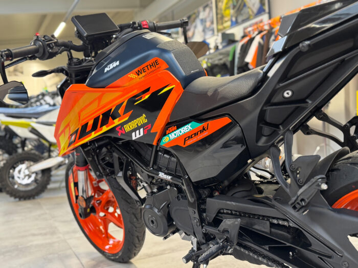 KTM 125 Duke RACE ON EDITITION – Bild 7